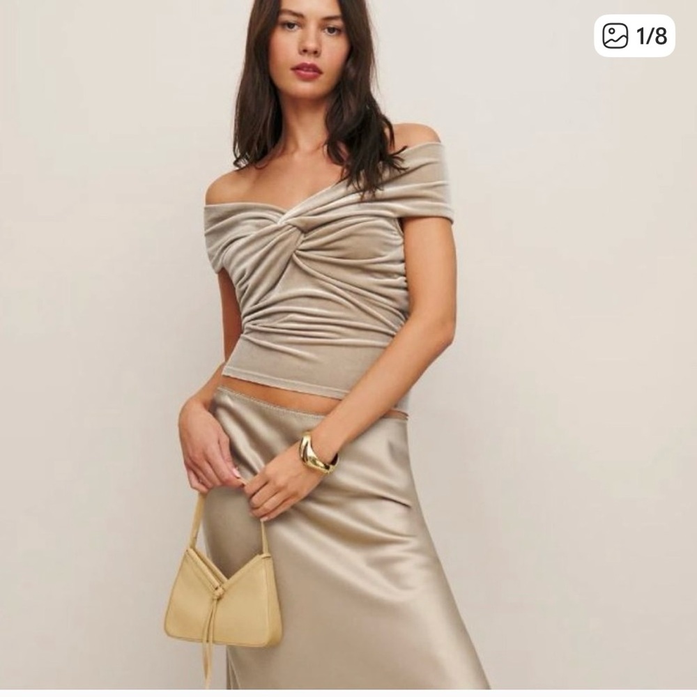 Reformation Elegant Off-Shoulder velvet top